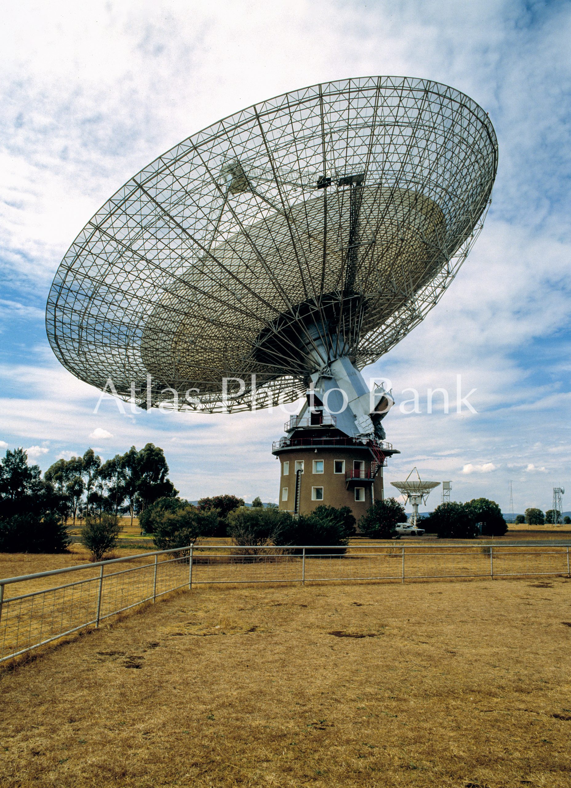 LSP-529-オーストラリア･パークスの電波望遠鏡
