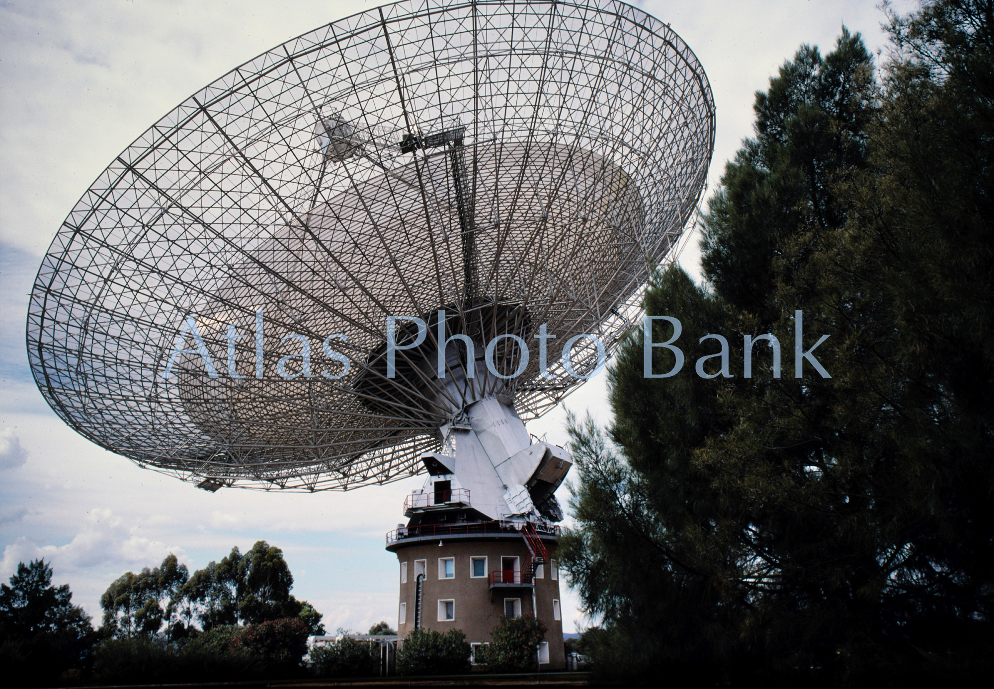 LSP2-361-パークス電波望遠鏡