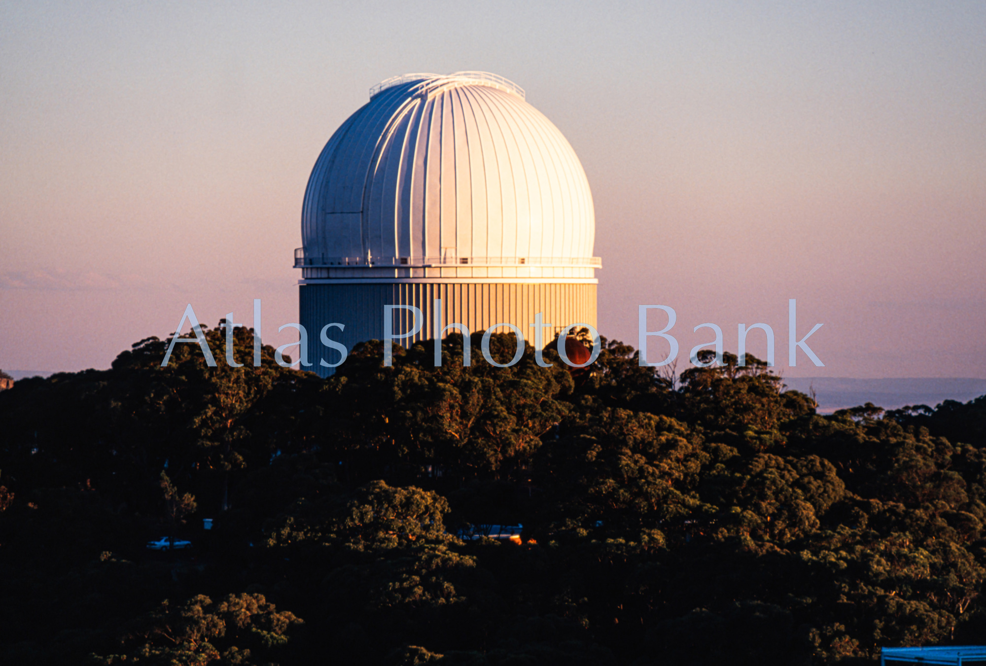 LSP2-375-アングロ･オーストラリアン望遠鏡ドーム