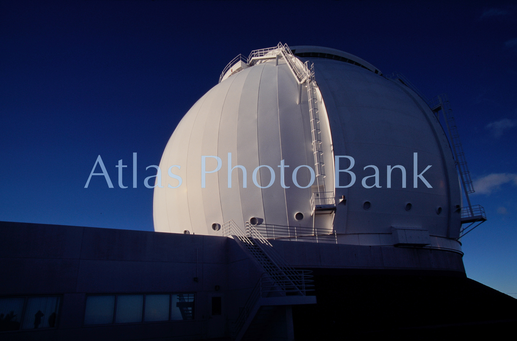 LSP2-447-口径10mmケック望遠鏡ドーム