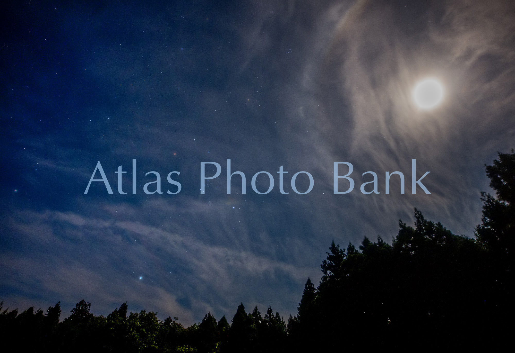 MOP-089-月の光と雲がおりなす一時の奇景