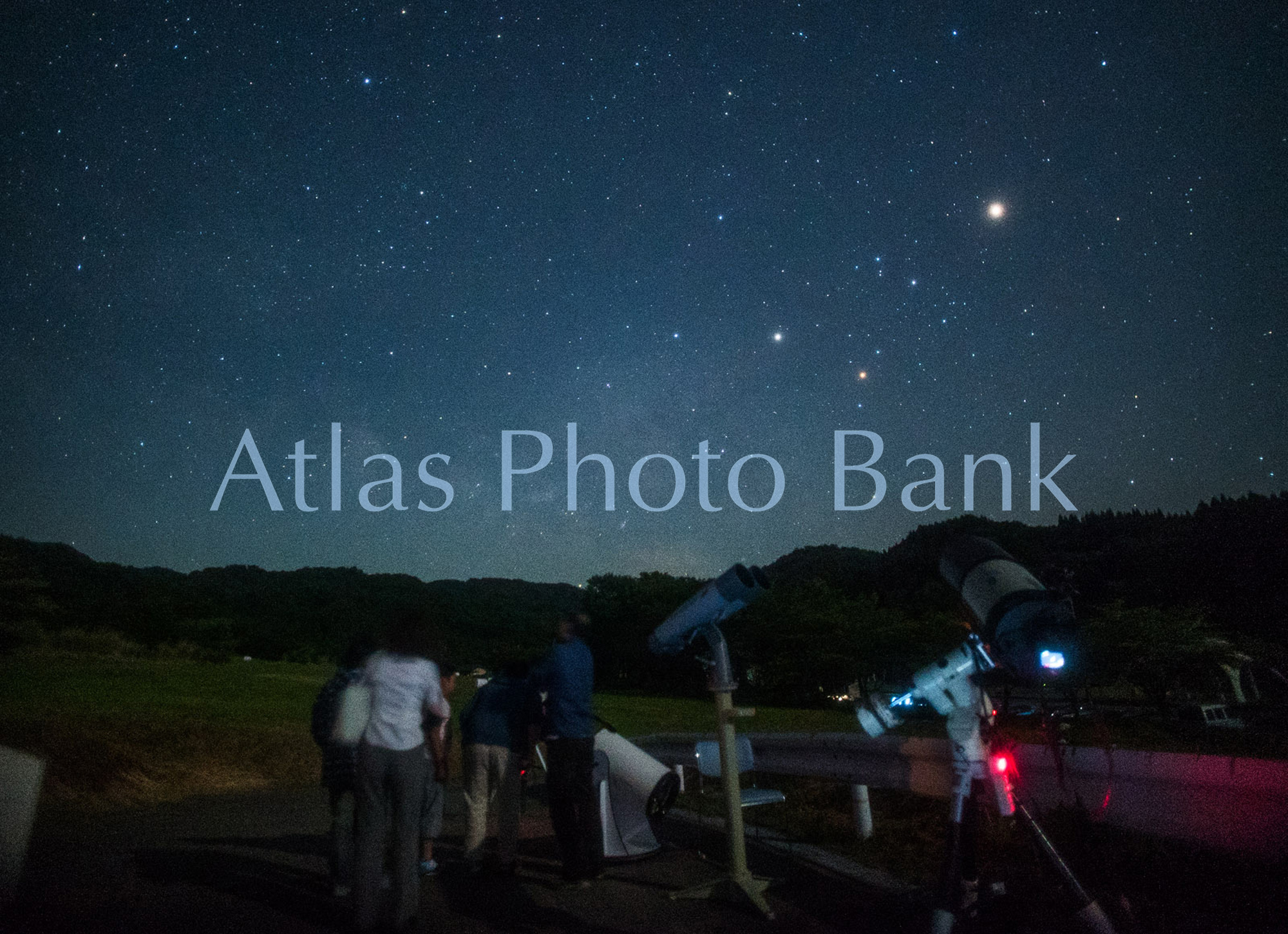 SSP-369-観望会で火星を見上げる