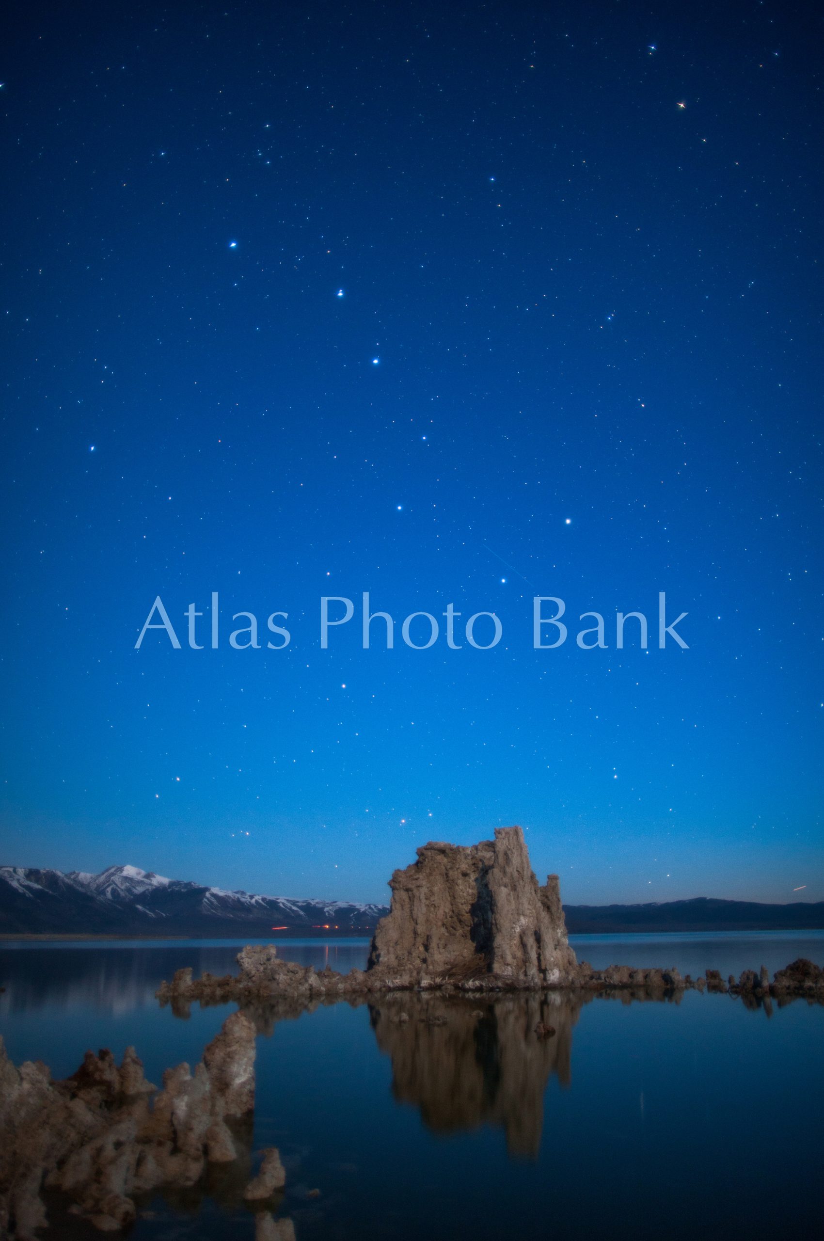 SSP-411-モノ湖のトゥファの上に輝く北斗七星