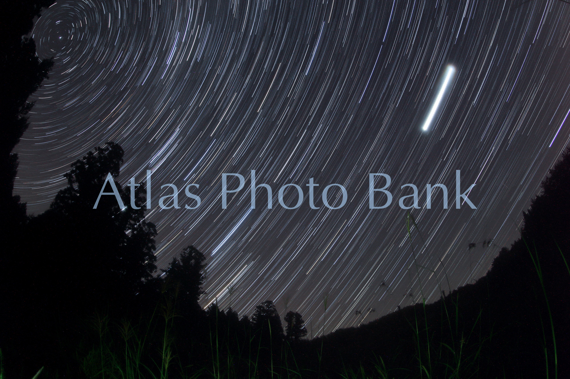 STP-015-北から東天にかけての星の軌跡